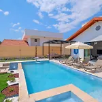 Ader Doga Villalari 6 * Zikirciler