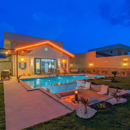 Villa Ader Doga Villalari 6 *